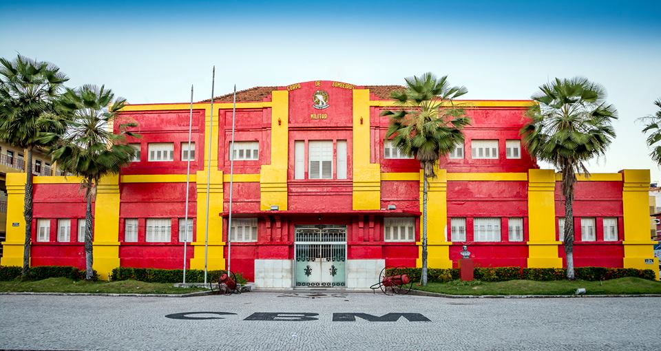 Fachada do Quartel Central do Corpo de Bombeiros, situado na rua Oto de Alencar, 215, bairro Jacarecanga.