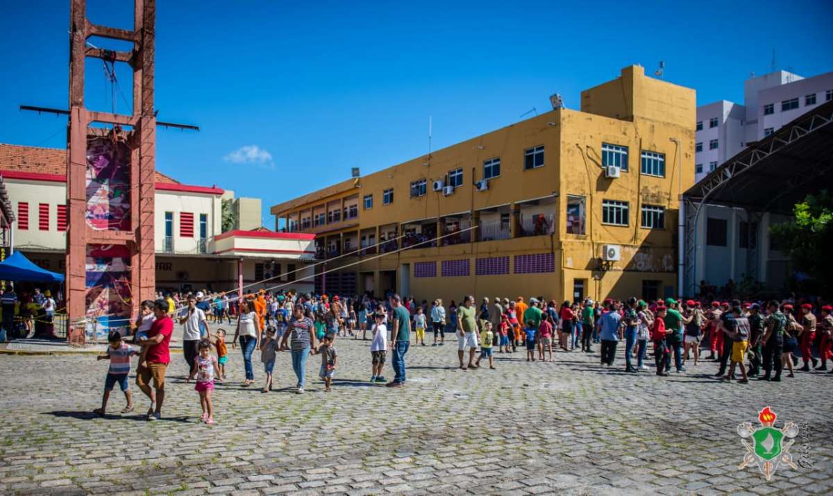 Milhares de pessoas vão ao Quartel Central do CBMCE - Corpo de ...