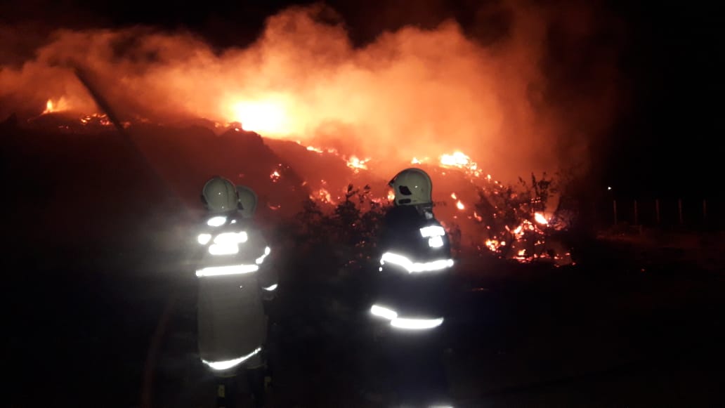 Bombeiros Militares do Aracati debelam incêndio em Icapuí