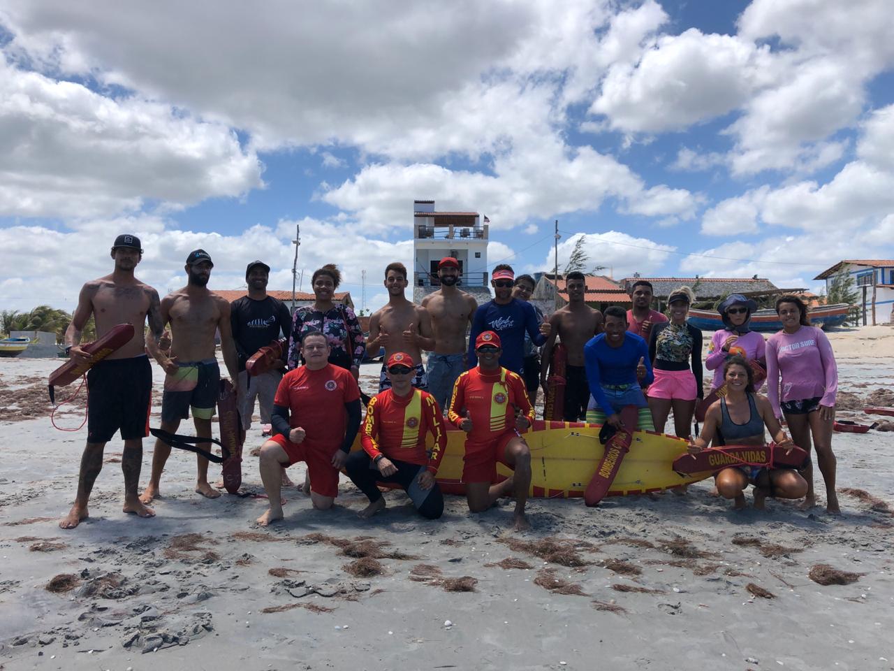 Corpo de Bombeiros capacita Velejadores em APH e Salvamento Aquático na Praia do Preá