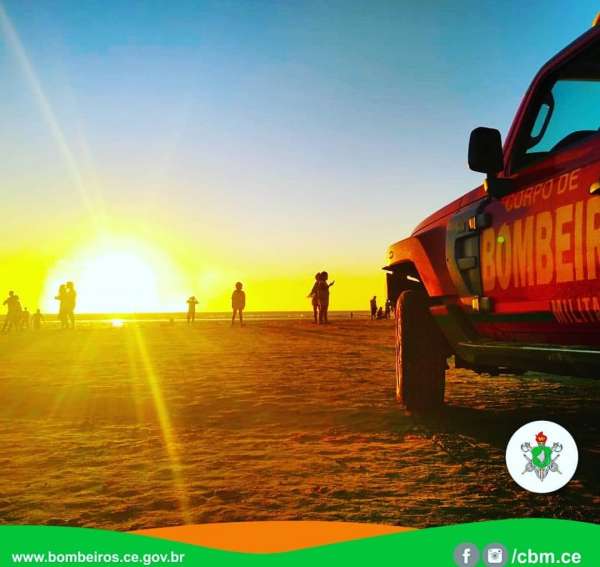Guarda-vidas do Corpo de Bombeiros realizam prevenção em Jericoacoara