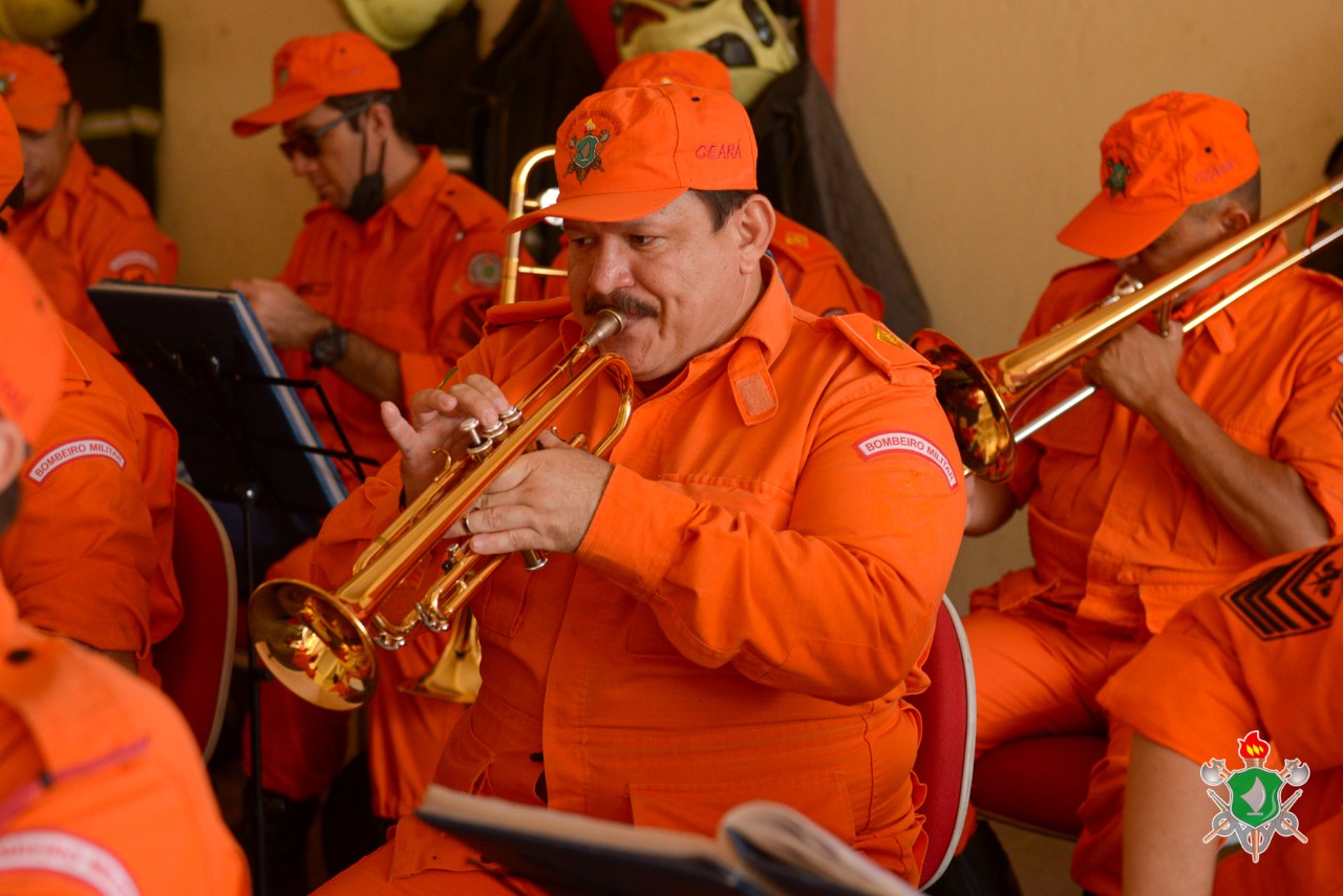 Dobrados e Canções by Banda CBMDF on  Music 