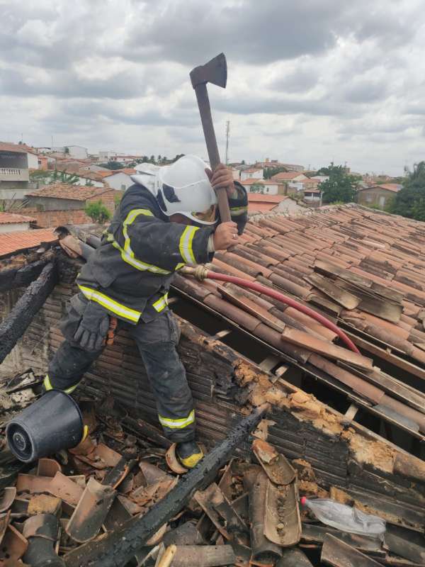 Incêndio em residência