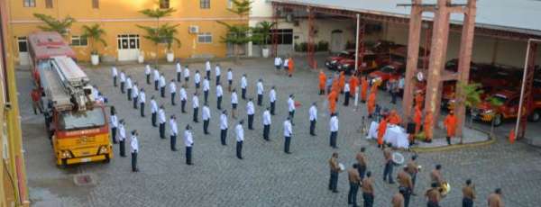 Corpo de Bombeiros do Ceará realiza solenidade para a formatura de 49 novos oficiais