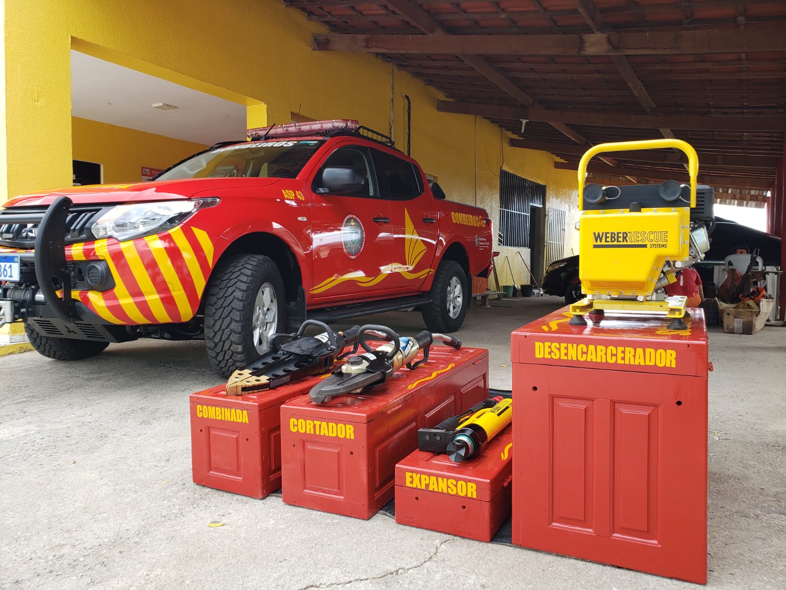 CBMCE - 6ªCia/3ºBBM - Bombeiros de Canindé - Kit de desencarceramento