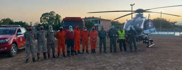 Corpo de Bombeiros e Ciopaer apagam incêndio florestal em Umirim