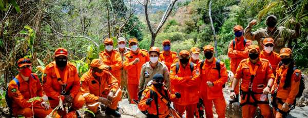 Corpo de Bombeiros realiza treinamento na serra do Gavião em Maranguape/CE