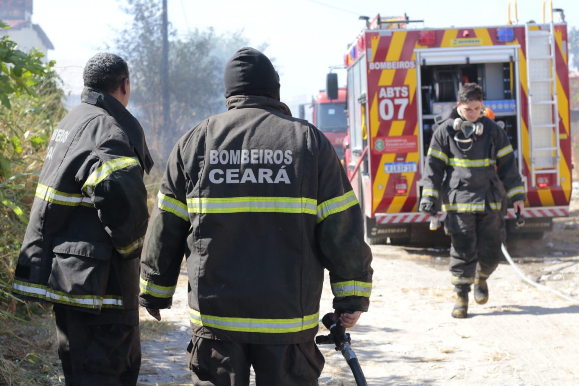CBMCE incêndio em reciclagem