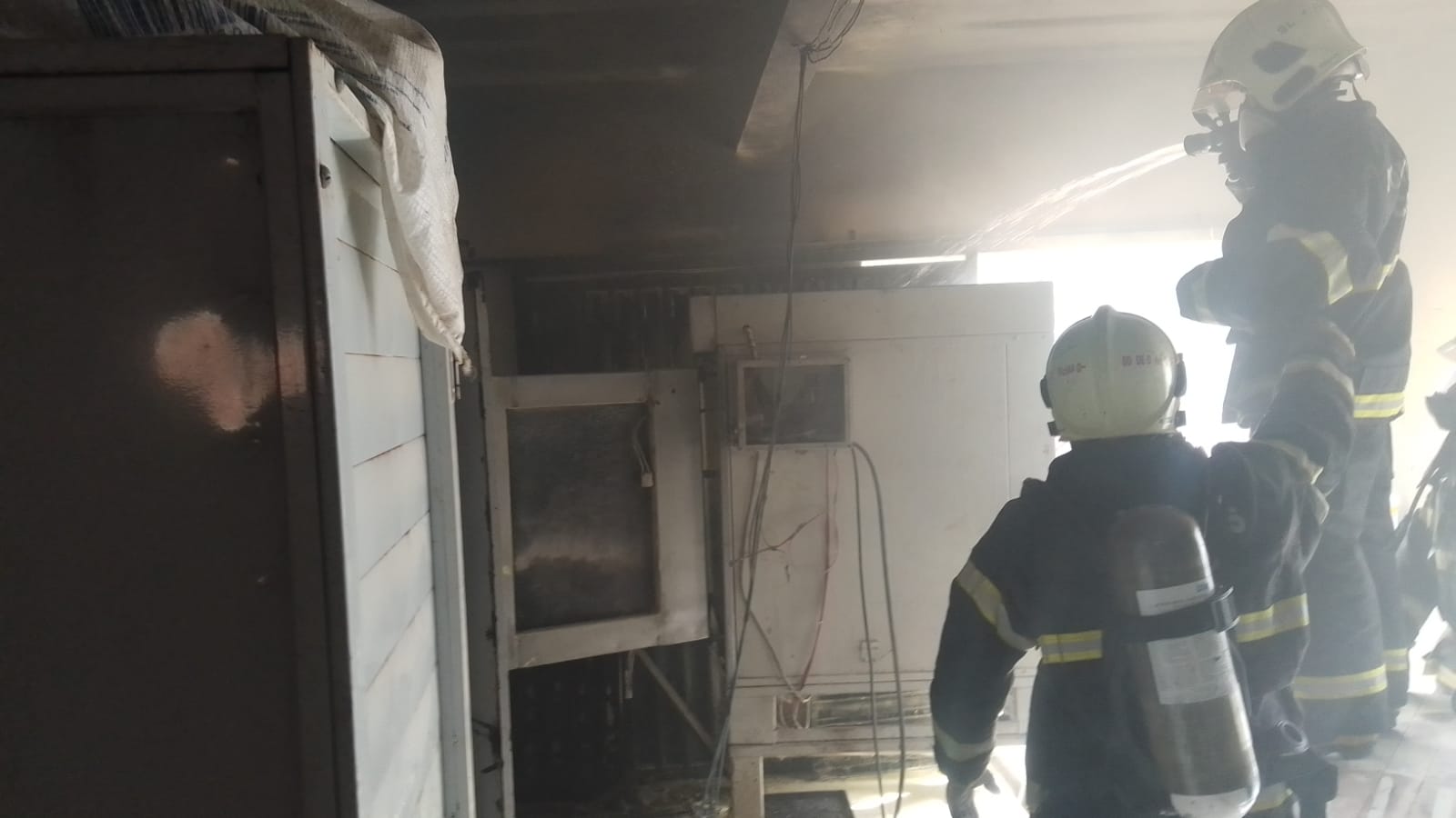 Corpo de Bombeiros debela incêndio de padaria em Limoeiro do Norte
