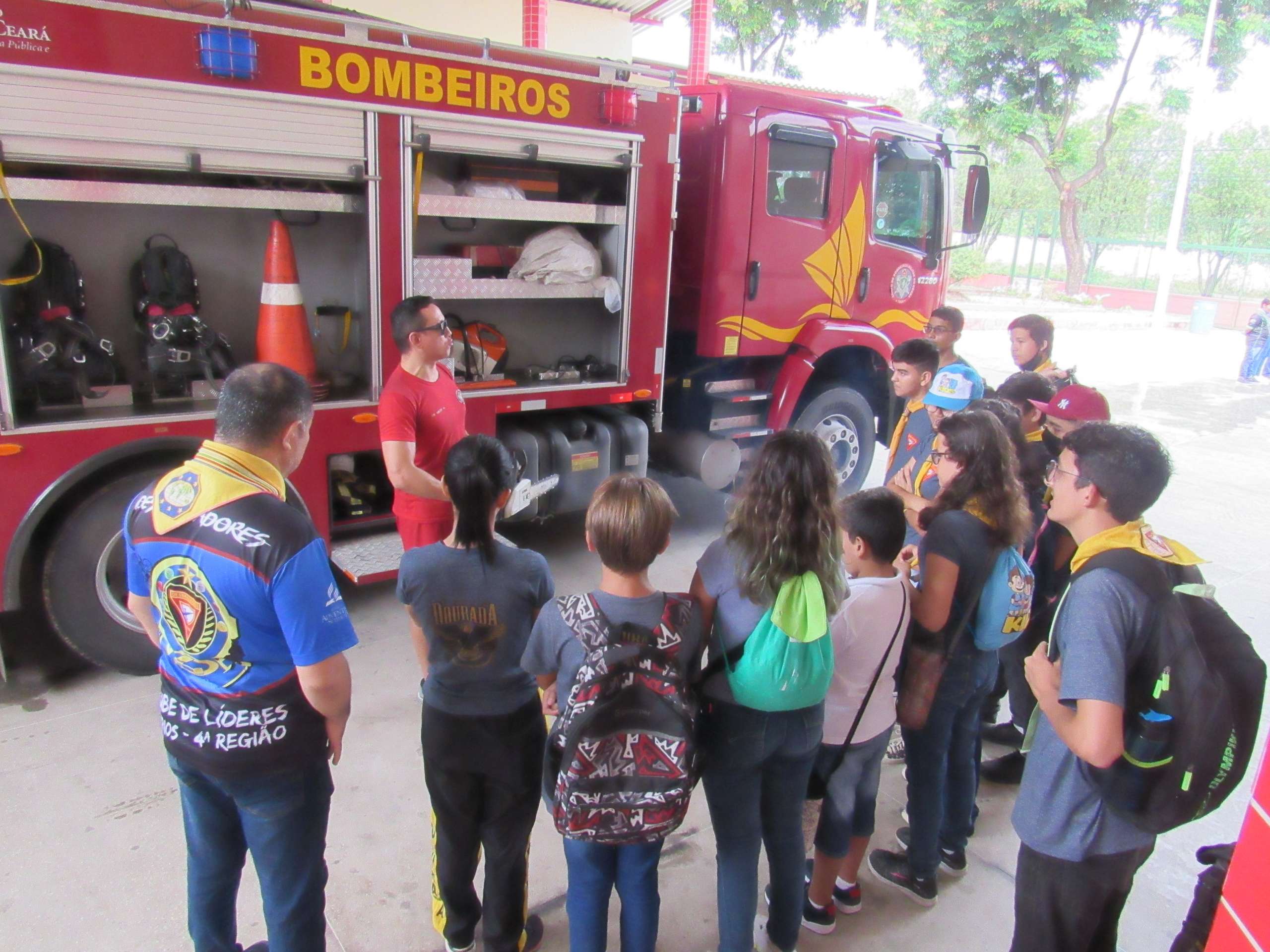 5ª Companhia do 1º Batalhão recebe visita de Grupo de Escoteiros no Conjunto Ceará