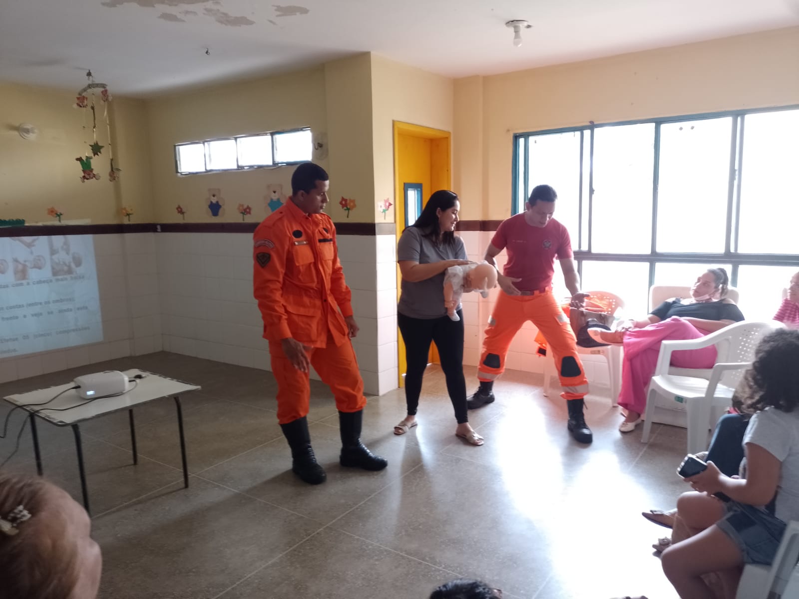 Bombeiros Militares do Conjunto Ceará realizam palestra de Primeiros Socorros em Caucaia