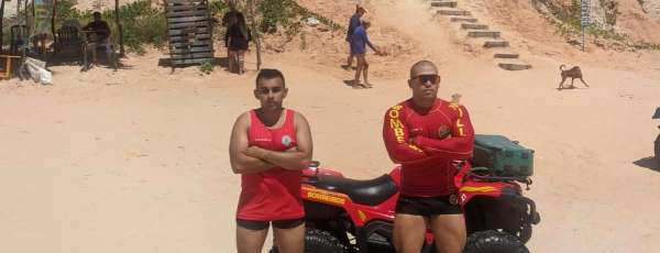 Corpo de Bombeiros salva 6 banhistas de afogamentos em praias do Ceará