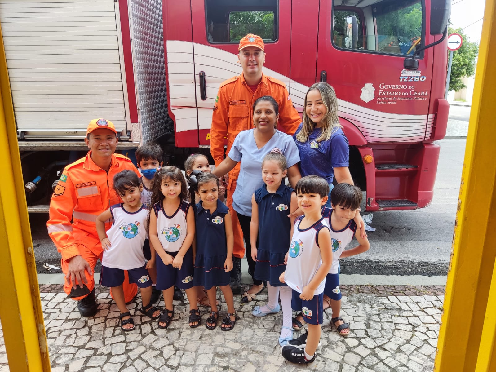 Corpo de Bombeiros visita creche no Panamericano