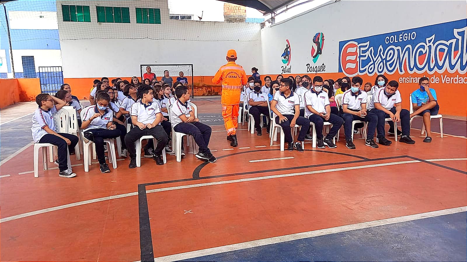 Corpo de Bombeiros realiza palestra em escolas no Bairro Henrique Jorge e Antônio Bezerra