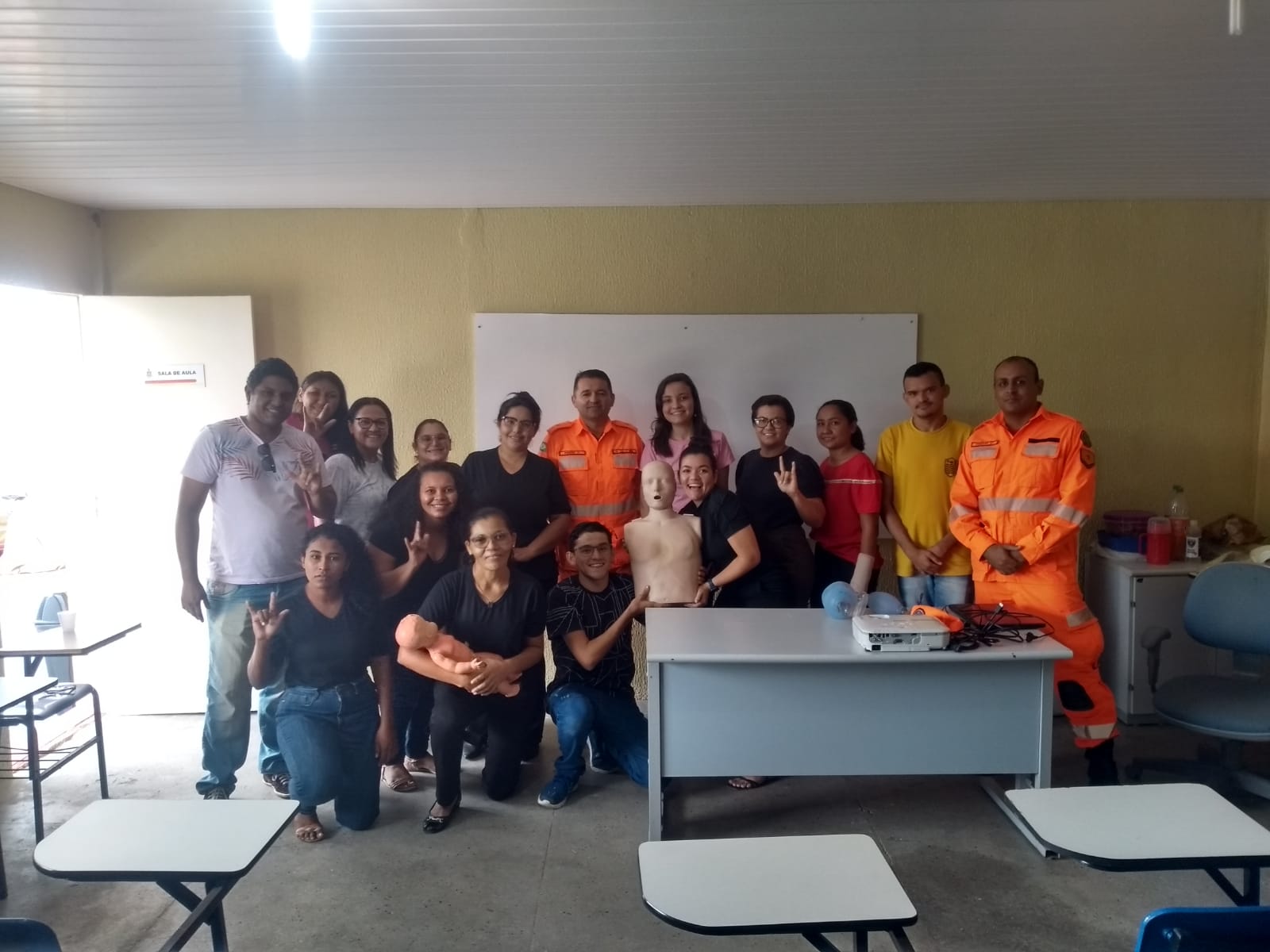 Corpo de Bombeiros e Senac realizam palestra de prevenção para surdos em Quixeramobim