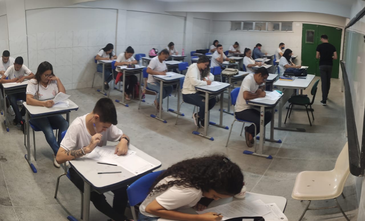Colégio dos Bombeiros abre inscrição para o EJA