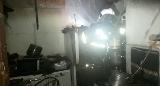 Corpo de Bombeiros apaga incêndio em residência no Amadeu Furtado