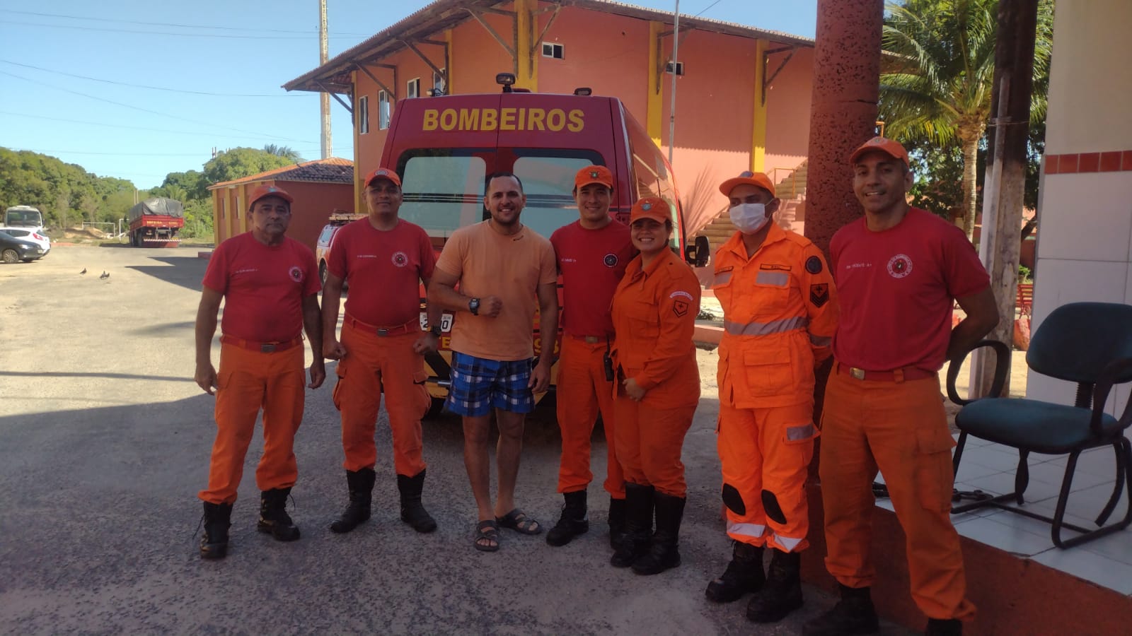 Corpo de Bombeiros retira anel preso em dedo de senhor de 36 anos de idade