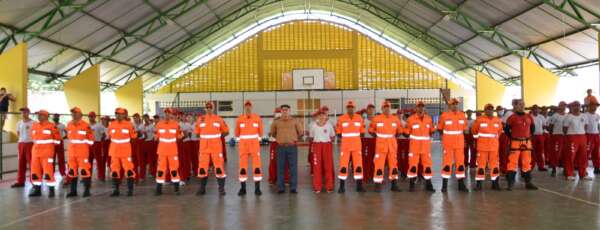 Ascom CBMCE | Corpo de Bombeiros realiza formatura do JBV de Tauá