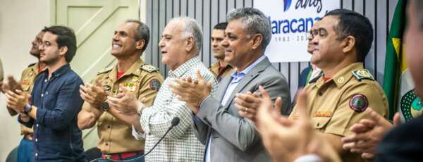 Câmara de vereadores presta homenagem ao Corpo de Bombeiros de Maracanaú
