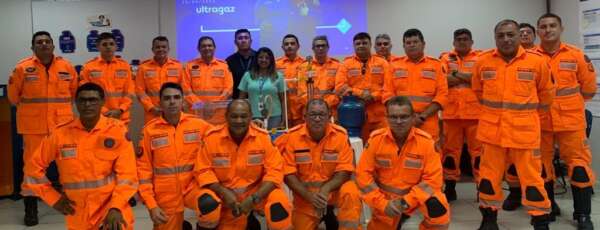 Corpo de Bombeiros realiza visita à Base da Empresa Ultragaz