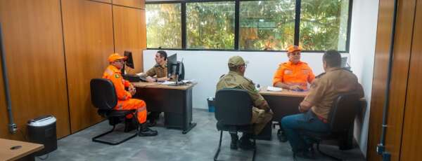 CBMCE - CPO recebe ficha de informação de oficiais que concorrem à promoção
