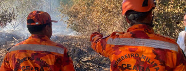 CBMCE realiza encerramento da operação de combate a incêndio no Cocó