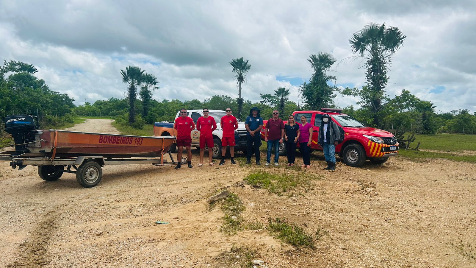 Solidariedade: bombeiros e parceiros levam saúde e alimento a famílias ilhadas em Aracatiaçu