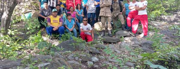 Alunos do programa Jovem Brigadista de Valor fazem trilha na Serra do Pinda
