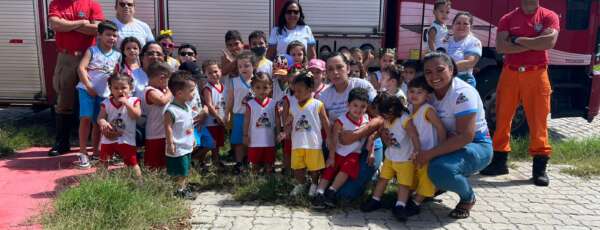 Escola Infantil visita Bombeiros Militares de Limoeiro do Norte