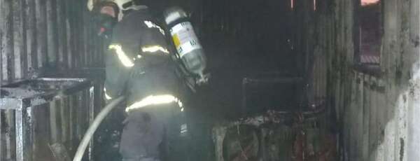 https://www.bombeiros.ce.gov.br/2024/07/16/incendio-atinge-container-de-estabelecimento-de-ensino-em-quixada/