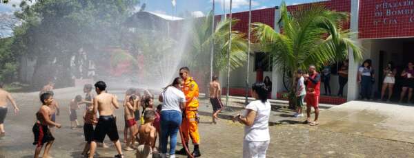 Bombeiros Militares de Canindé realizam o Portas Abertas