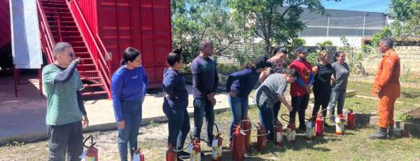 Corpo de Bombeiros conclui formação da primeira brigada de incêndio da Defensoria Pública do Ceará