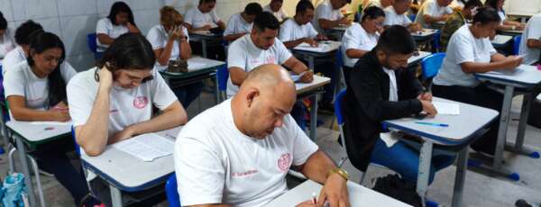 Colégio dos Bombeiros abre 35 vagas para a Educação de Jovens e Adultos
