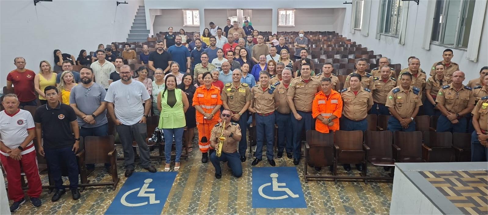 Colégio dos Bombeiros recebe o Comandante-Geral e realiza café da manhã com os professores