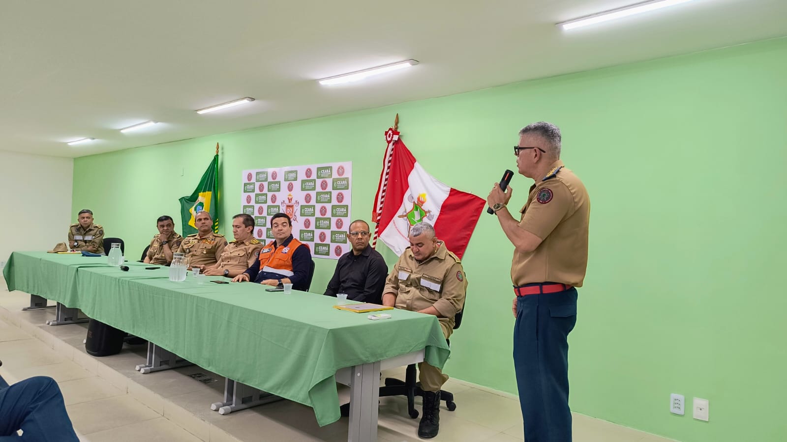 Tenentes Chaves e Fábio são homenageados pela promoção e reserva remunerada