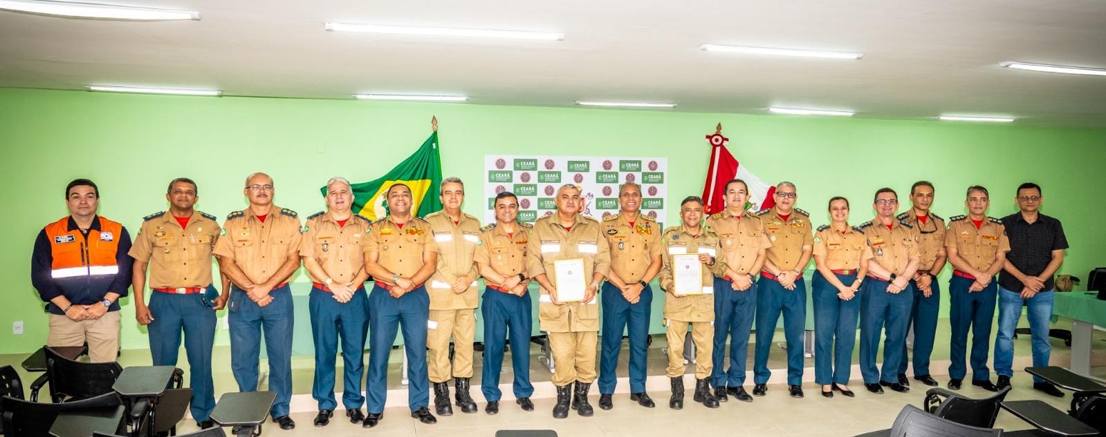 Comalp Homenageia tenentes promovidos