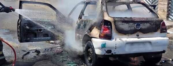 Incêndio em veículo em Juazeiro do Norte